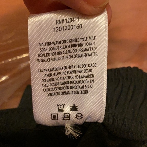 NEW, UPF 50 Black Capris, XS - Picture 7 of 8